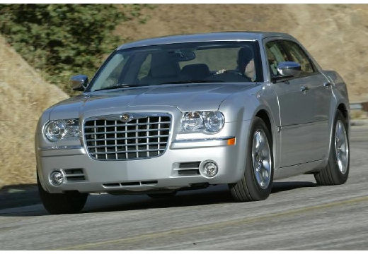 Ile pali Chrysler 300C I Sedan (20042010)? Ile pali